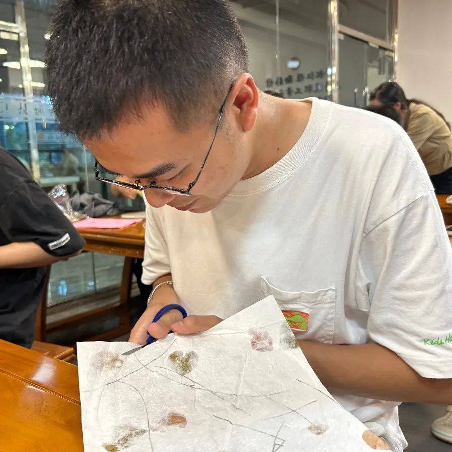 青年夜校 | “扇”遇非遺：傳統工藝與青春創意的雙向奔赴:工藝扇
