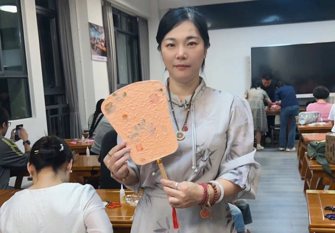 青年夜校 | “扇”遇非遺：傳統工藝與青春創意的雙向奔赴:工藝扇
