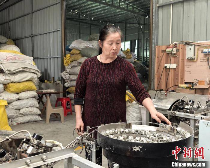 （鄉(xiāng)村行·看振興）湖南石鼓油紙傘撐起富民大產(chǎn)業(yè):油紙傘