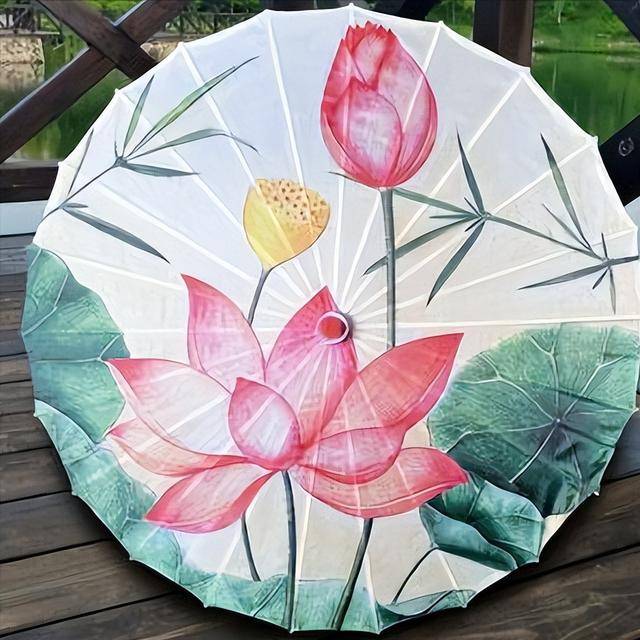 古代“油紙傘”是如何制作的？雨傘的工作原理<strong></p>
<p>油紙傘</strong>，竟然千年未變！:油紙傘