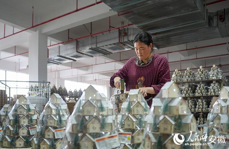 皖北小鎮<strong></p>
<p>工藝品
</strong>，工藝品出海:工藝品
